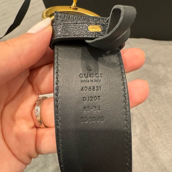 Gucci Leather belt with Double G
buckle GG MARMONT WIDE BELT
Size: 85 - Picture 5 of 13